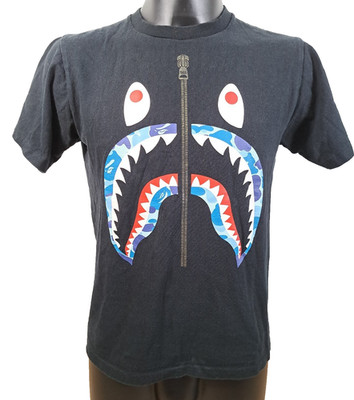 BATHING APE schwarz breit Hai Reißverschluss Druck Rundhalsausschnitt T-Shirt BAPE T-Shirt Größe Small
