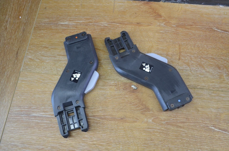 Adaptadores superiores UPPAbaby para Vista V2 y Vista 2015+ Foto 2 de 3