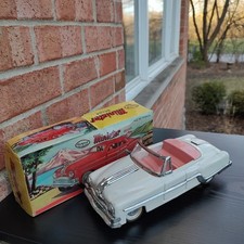 Vintage 1953 Pontiac Minister Delux White Pressed Steel Friction Car w/box