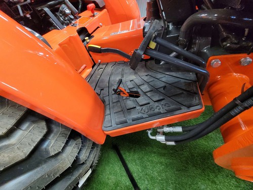 L Series Kubota Rubber Floor Mats - Picture 8 of 11