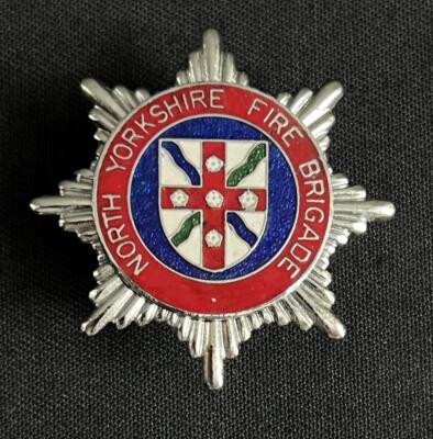 OBSOLETE NORTH YORKSHIRE FIRE BRIGADE SERVICE VINTAGE ENAMEL CAP BADGE