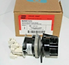 ⭐NEW IN BOX⭐ Crouse-Hinds N2SW11211 Eaton Explosion Proof Selector Switch🔴USA🔵