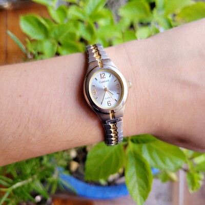 Vintage Timex Dainty Gold & Silver Womans Womens Classic Stretch Watch Vintage Timex Dainty Gold & Silver Womens Classic Square  main image 3
