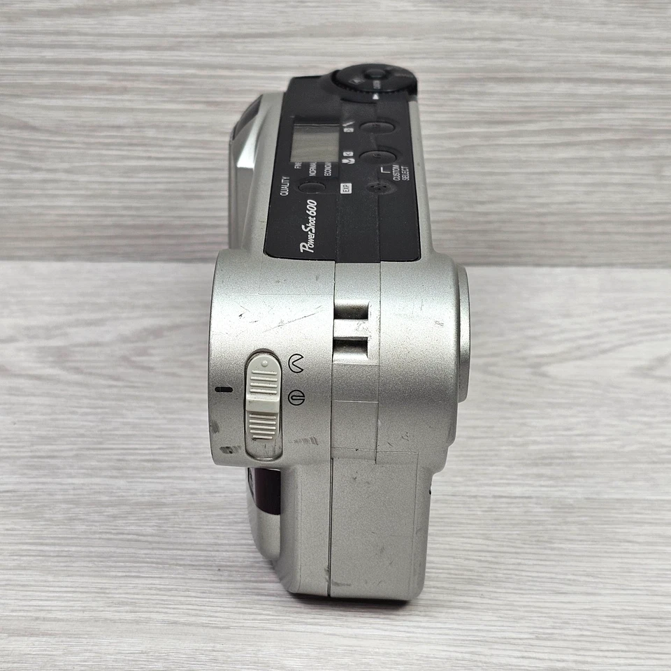 Canon PowerShot 600 0.5MP Digital Camera 1996 – Very Rare! (Untested) - Image 4 of 4