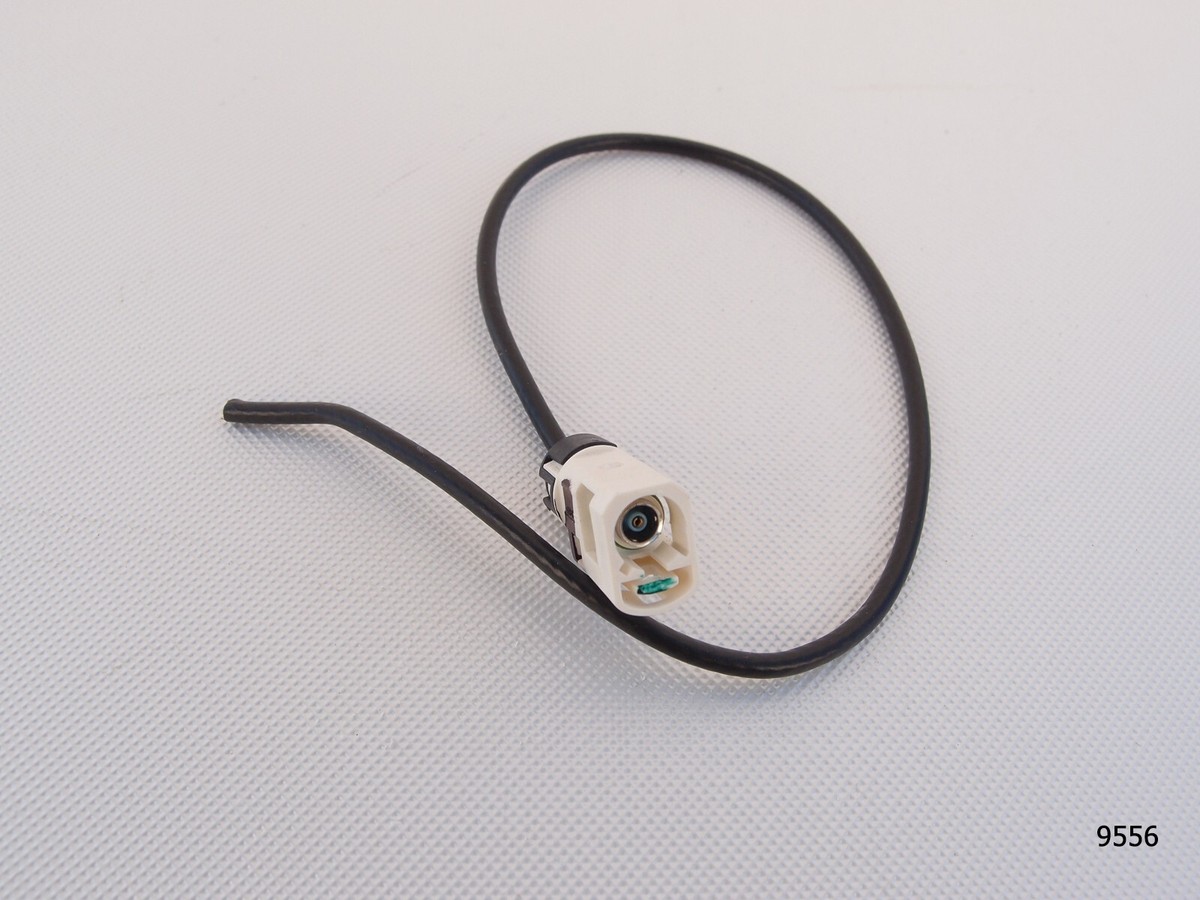 22-24 OEM BMW IX i20 SURROUND VIEW CAMERA CONNECTOR right MIRROR
