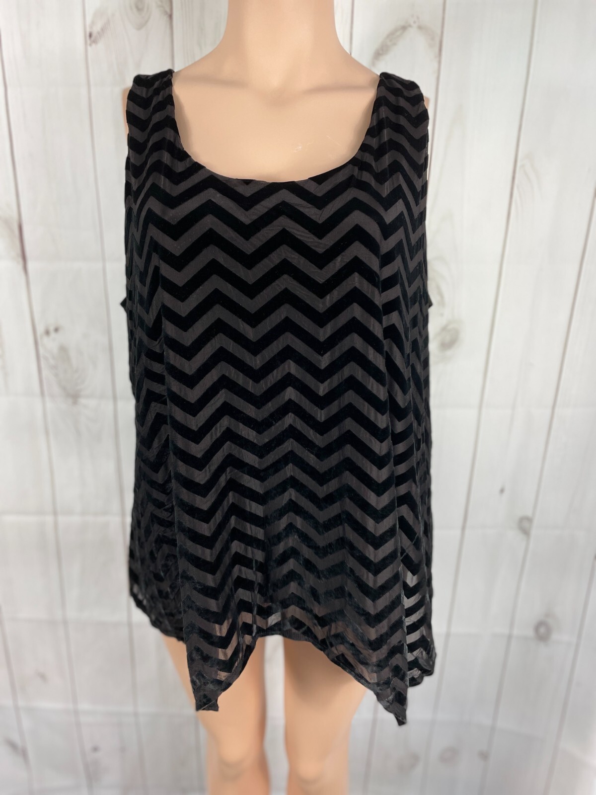 Lane Bryant Black Chevron Velvet Burnout Sharkbit… - image 1