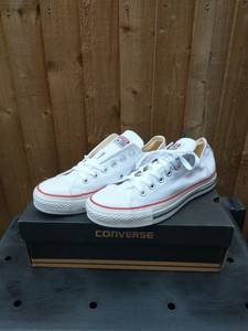 chuck taylor all star classic white