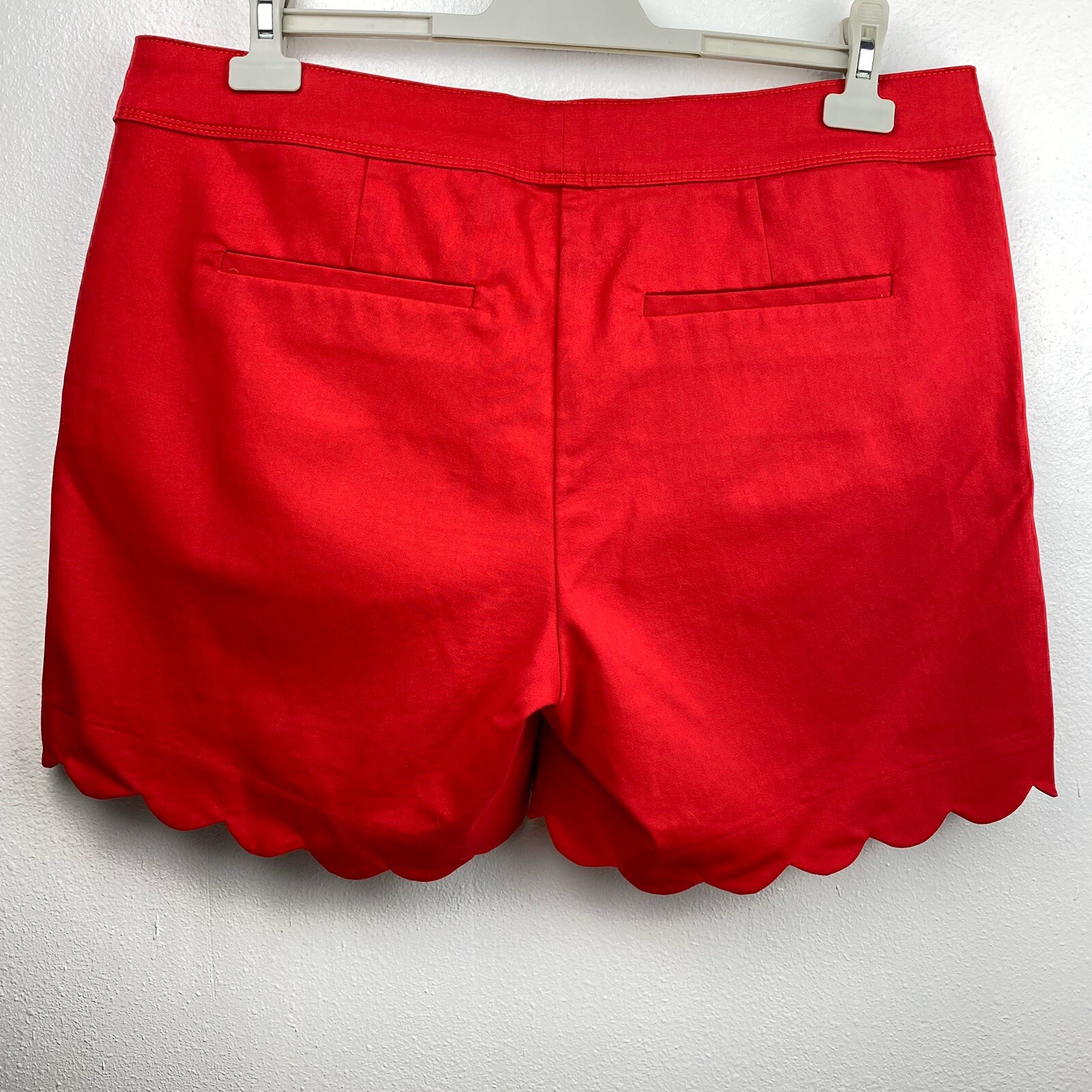 isaac mizrahi scalloped hem shorts