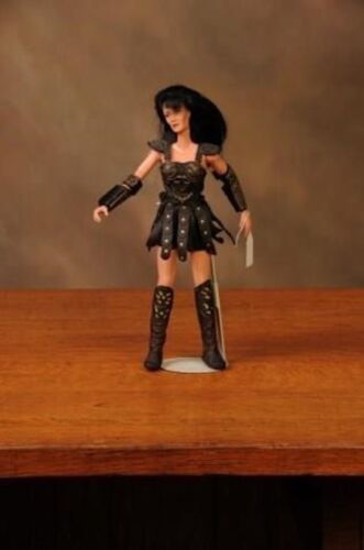 Figura de acción Xena Warrior Princess de 12" original vintage 1998 juguete en soporte - Imagen 1 de 1