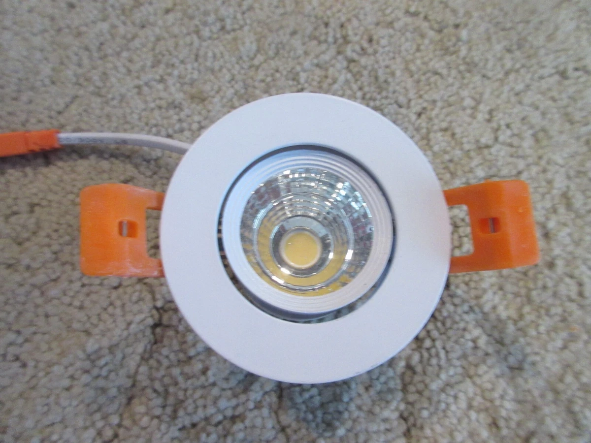 Dimmable spot on sale