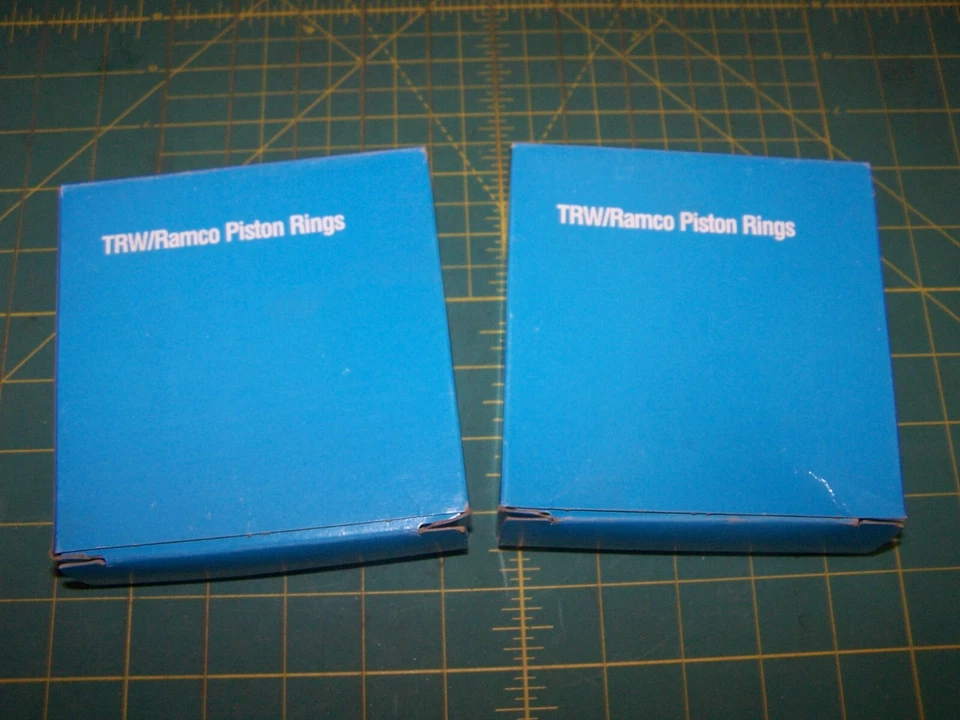 Juego de anillos de pistón de motor TRW T8325X STANDARD aptos para Ford 5,0 L, GMC, Chevrolet 5,7 L Foto 2 de 4