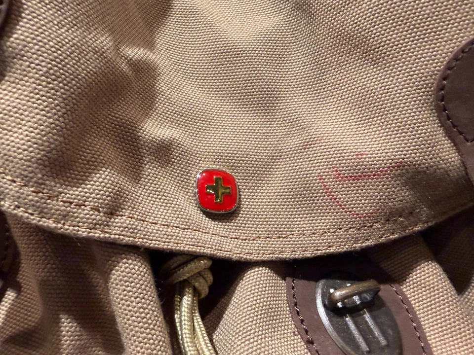 Mochila Wenger WG24709 de lona tostada de alta resistencia con correas de cuero Foto 3 de 4