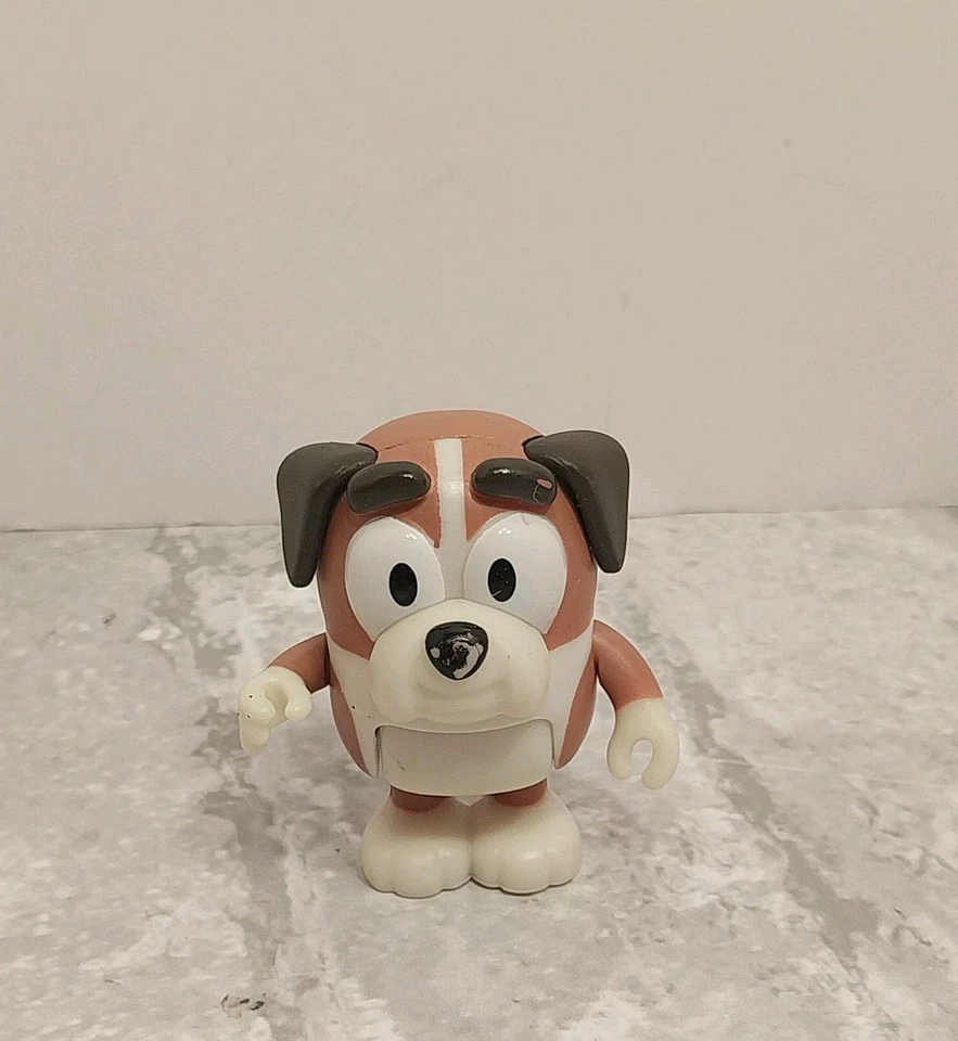 Boneco de substituição Bluey Friend WINTON Inglês Bulldog Dog - Imagem 2 de 4