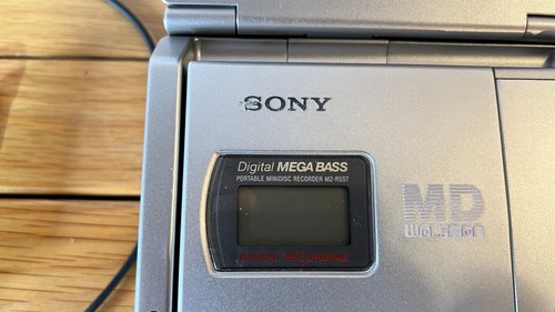 SONY MZ-R5ST MiniDisc Recorder/System. - Picture 5 of 17