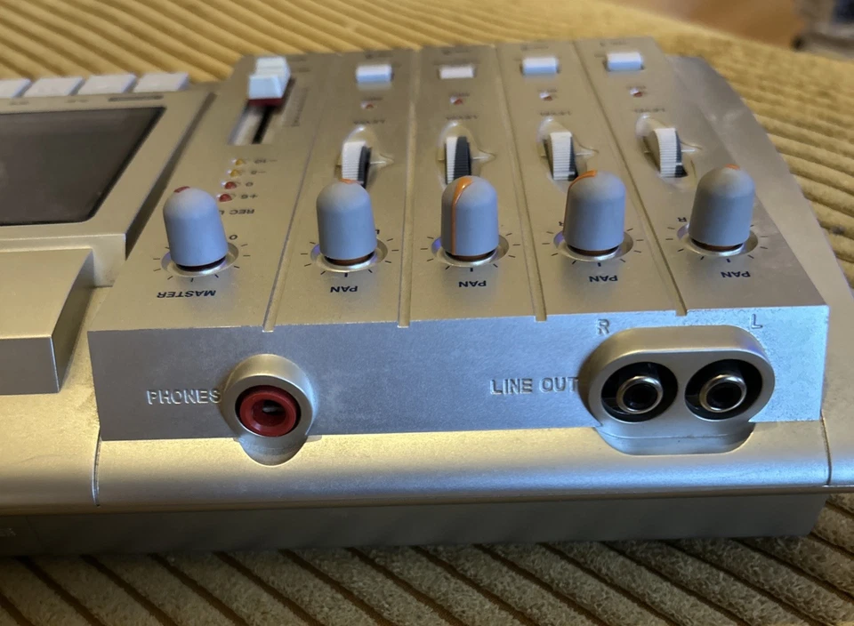 TASCAM MF-P01 Portastudio 4 Spur/4-Track Analog Cassette Tape Recorder/TEAC - Bild 3 von 4