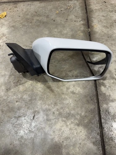 2010-2012 Mercury Mariner Left Drivers Side View Mirror Power  OEM White