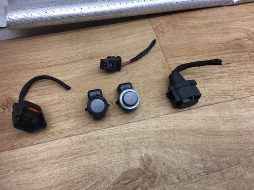 Skoda Octavia III 5E 3-St. PDC Sensor mit Stecker LF5A Pazifikblau 5Q0919275C