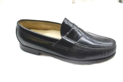 narrow formal shoes
