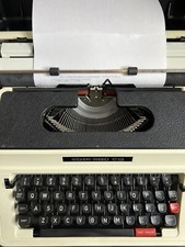 Silver Reed 813 Manual Typewriter Portable Hard Case Tested Works Needs Ribbon thumbnail