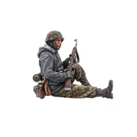 BB063 German Pz Grenadier Sitting with Gewehr 43 by First Legion