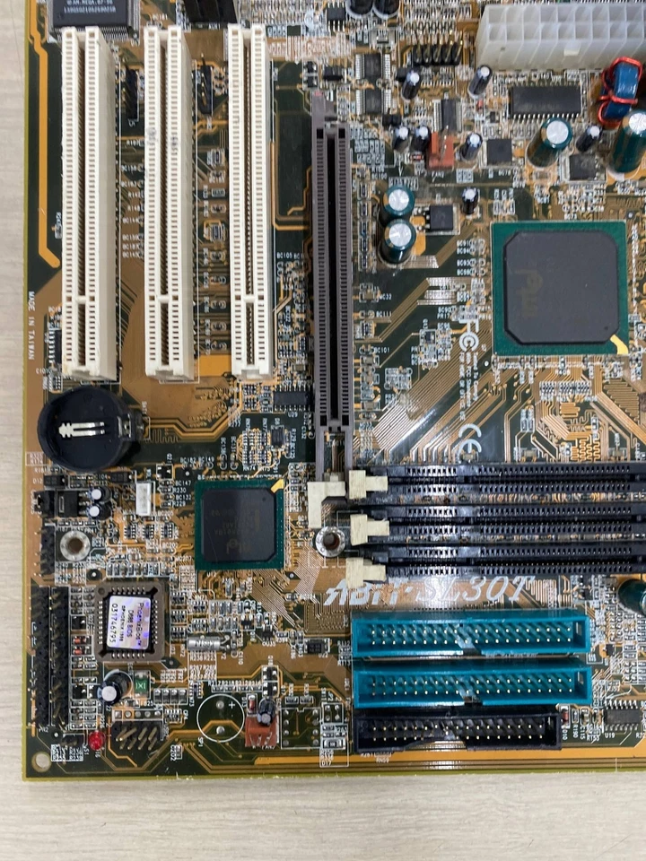 Abit sl30t atx 3x pci, 1x agp, skt 370, v/s/p/usb - Image 2 of 4