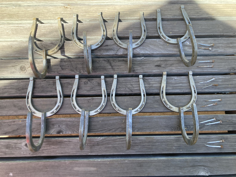 8 Vintage Aluminum Horseshoe Hangers Wall-Mount Coat Tack Hat Hooks and Nails