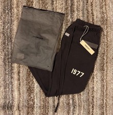 Essentials 1977 Men's Black Sweatpants M Drawstring Pockets Tapered Leg
