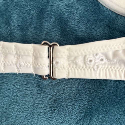 H&M women’s junior White Padded Bikini Top Adjustable Strap underwire 36D - Picture 3 of 5
