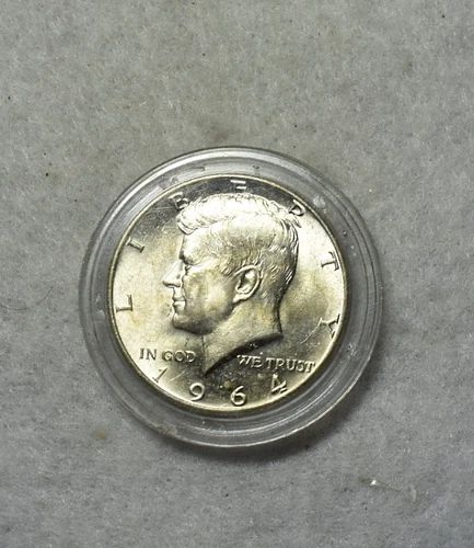 USA KENNEDY HALF DOLLAR 1964 BU CASED SILVER COIN ( stock# 12)
