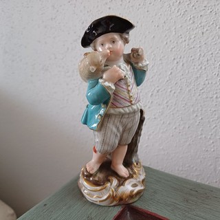 Meissen Figurine 1st Choice F19 Young Boy Lamb Gardener Child Knob 19th Century antique acier