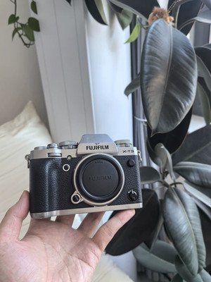 Fujifilm X-T3 XT3 26.1mp Mirrorless Digital Camera Sliver Body Only -95% New