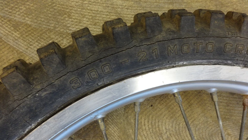 Kawasaki KDX200 1984 Enduro K494-7~ llanta delantera 21" Foto 3 de 4