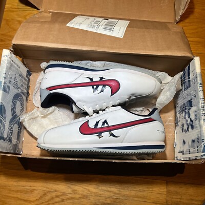 靴 Mister Cartoon Nike Cortez Nike Cortez x Mister Cartoon 'Black'. Nike SNKRS