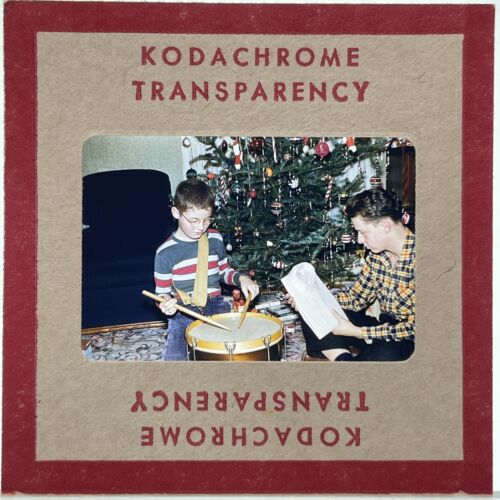 50s 35mm Slide Red Kodachrome 1950s Boy Plays Christmas Present Drum - Afbeelding 1 van 2