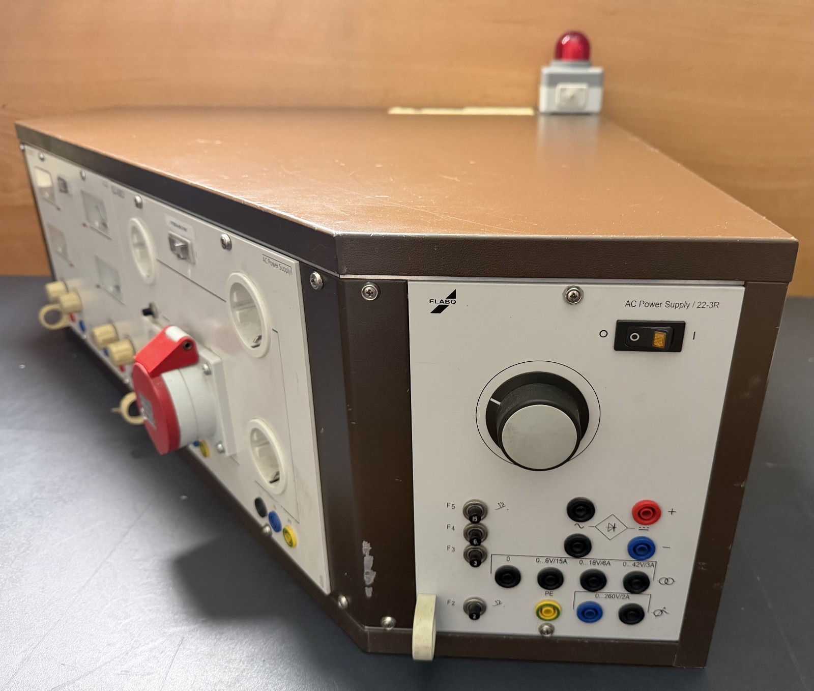 ELABO Labornetzverteiler Tischmodul Prüftafel – Bild 2