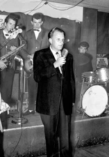 Evangelist Billy Graham addresses patrons Golden Nugget bar E- Boston Old Photo