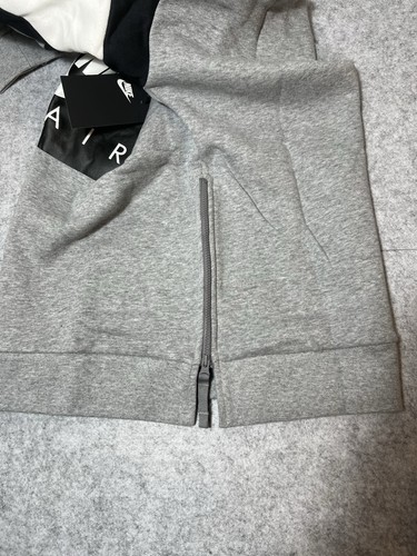 Nike Air Crew Neck Sweatshirt Youth Boys Size Medium Gray Black White Pullover - Picture 4 of 4