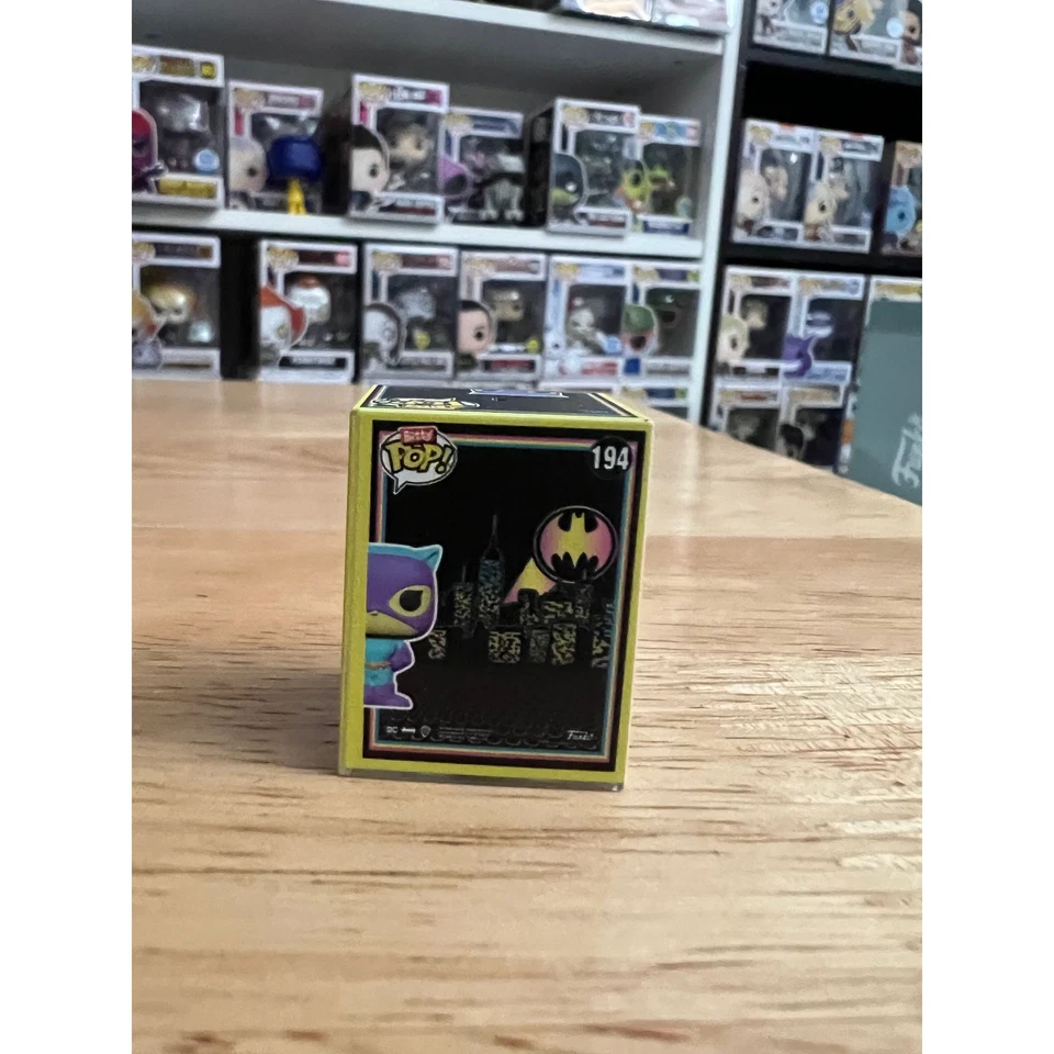 CHASE EDICIÓN LIMITADA Catwoman Blacklight Bitty Funko Pop #194 Batman SDCC Cómic Foto 3 de 4