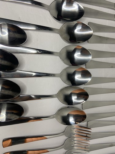 Oneida Stainless Flatware Set 40 Pc Modern Square Handle Knives Forks Spoons - Picture 3 of 15