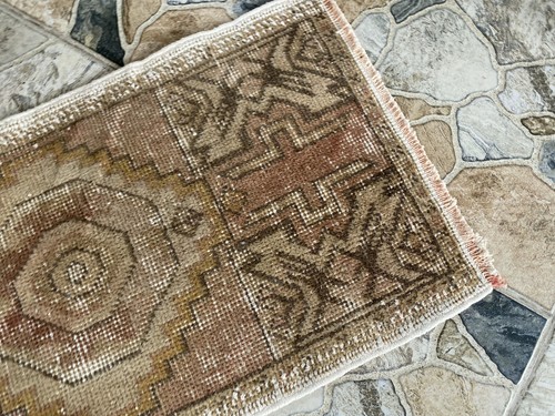 Pre 1980’s ANTIQUE ANATOLIAN FARMHOUSE RUG - GEOMETRIC TRIBAL TURKISH VINTAGE - Picture 4 of 7