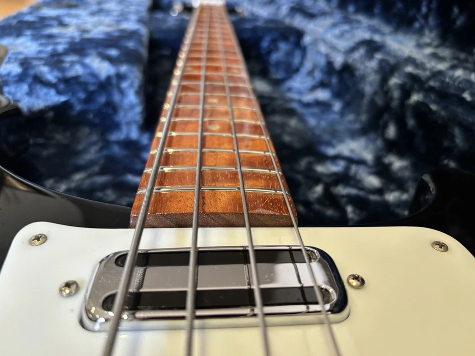 Rickenbacker Bass 4001V63 Jetglo (Black Beauty) 1996 Model Genuine USA - image 3 of 4