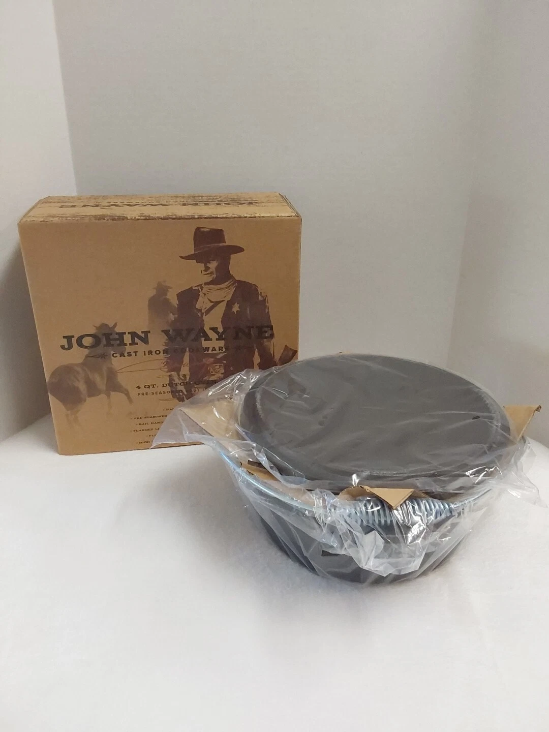 John Wayne 4 Qt Pre-Seasoned Cast Iron Dutch Oven W/Handle & Flip Lid As Griddle