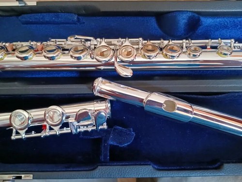 Flet Yamaha YFL-311 made in Japan z twardym etui - Zdjęcie 10 z 12