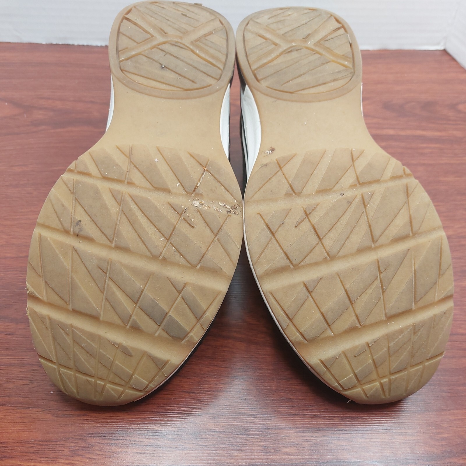 Skechers Womens Memory Foam SN 12564 Blk Gold Lace Up Running Shoes Size 7.5