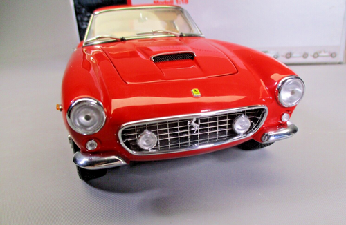 AT743 CMC 1/18 1:18 FERRARI 250GT BERLINETTA KURZER SCHRITT SWB 1961 REF M-046 SEHR GUTER ZUSTAND - Bild 10 von 22