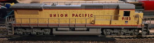 Bachmann Spectrum HO Scale Union Pacific Dash 8-40C 9183 Diesel Locomotive: USED - Picture 5 of 9