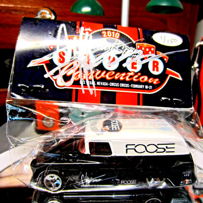 HOTWHEELS..2010..DIECAST SPACE CONVENTION..'55 CHEVY PANEL..150 PCS..AUTOGRAPHED