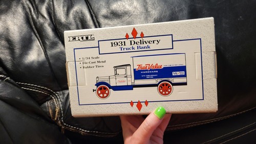 Ertl 1931 True Value Delivery Truck Bank, ein Die-Cast Metal Sammlerstück Neu in OVP - Bild 4 von 5