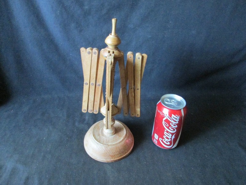 Vtg. Italian Made Wooden Swift Hand-Operated Yarn Ball Winder Helen Weil ~ AS IS