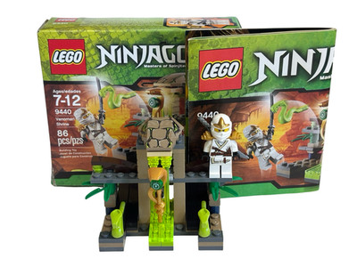LEGO Ninjago Venomari Shrine Set 9440 Complete w/ Minifigures Manual Box
